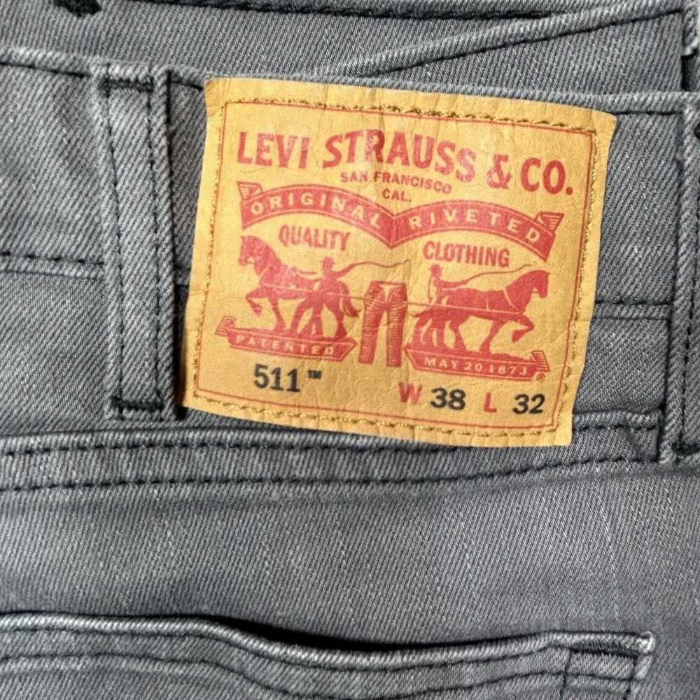 Levis 511 Jeans Mens 38x32 Gray Slim Fit Athletic Taper Stretch Denim Zipper EUC